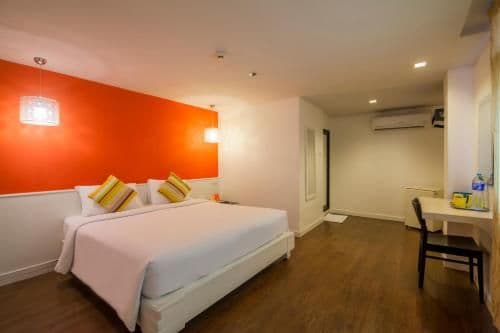 Modern Superior Room with First Club Access