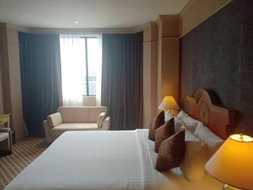 Deluxe Suite