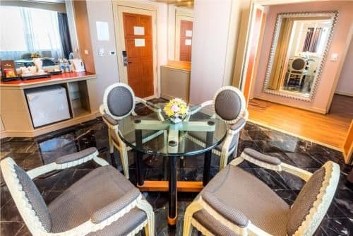 Deluxe Suite