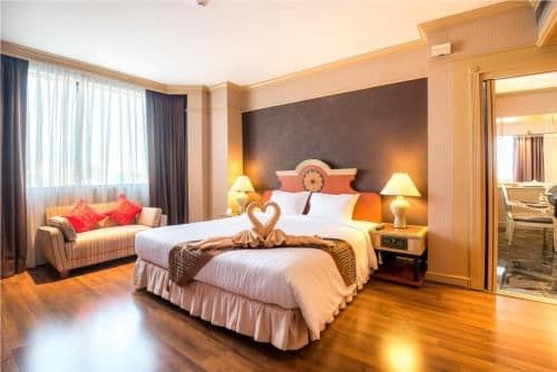 Deluxe Suite