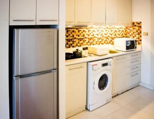 Deluxe One-Bedroom Apartment