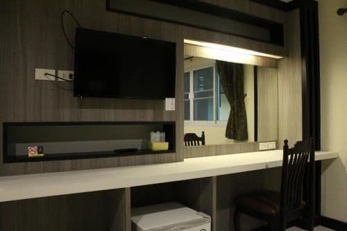 Deluxe Double or Twin Room