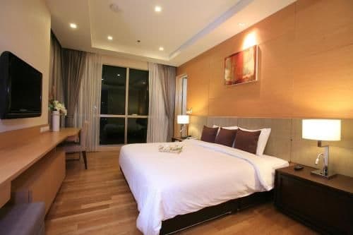 Grand Deluxe One-Bedroom Apartment