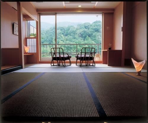 Japanese-Style Deluxe Family Room