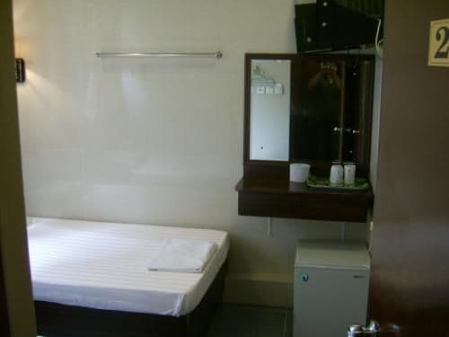 Economy Triple Room