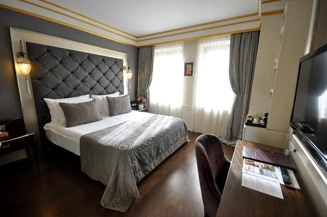 FAMILY ROOM DELUXE