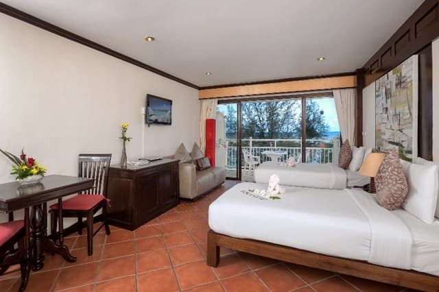 FAMILY ROOM TWO BEDROOMS
