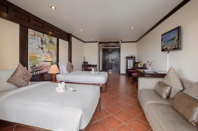 FAMILY ROOM TWO BEDROOMS