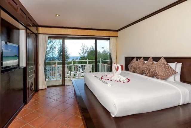 FAMILY ROOM TWO BEDROOMS