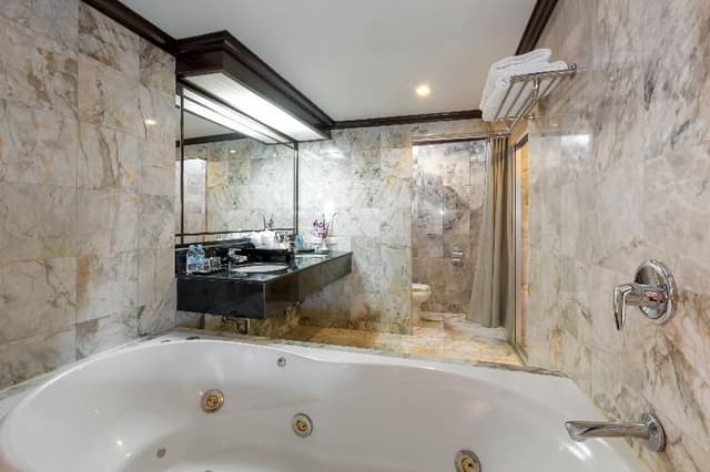 FAMILY ROOM TWO BEDROOMS