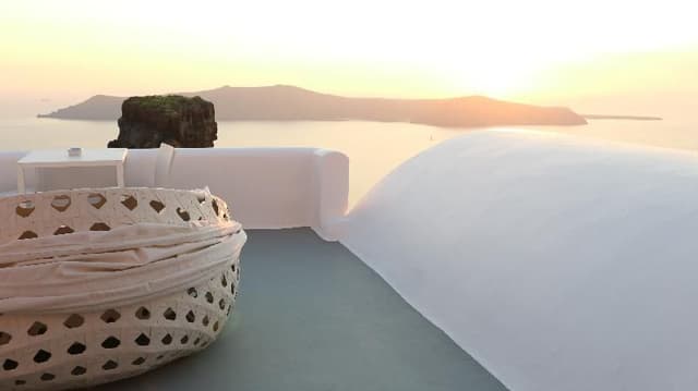 SUITE WITH PRIVATE POOL