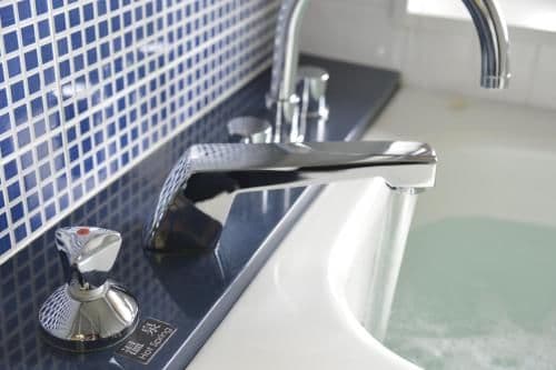 Deluxe Room with View Bath - Non-Smoking