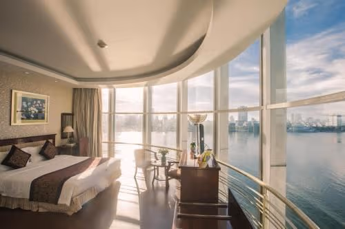 Luxury King Bed Room with Han River View