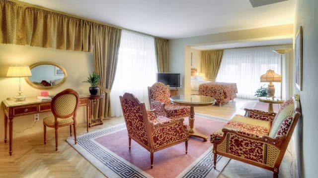 JUNIOR SUITE STANDARD