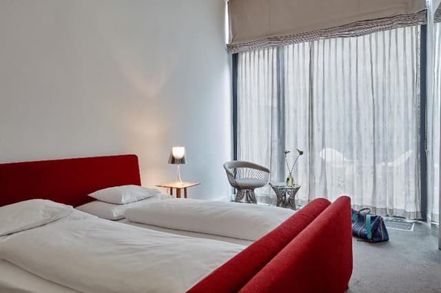SUITE BUSINESS