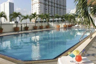 โรงแรมเฟิร์ส โรงแรมเฟิร์ส