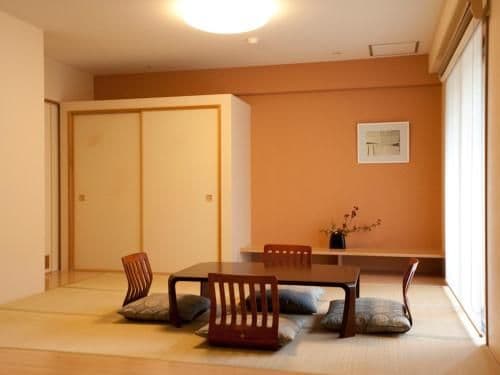 Family Room with Tatami Area and Shared Bathroom