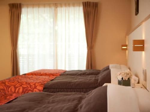 Family Room with Tatami Area and Shared Bathroom