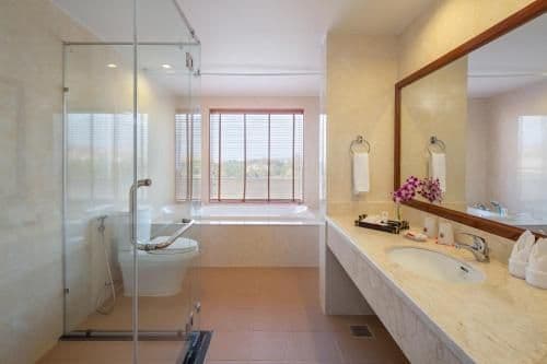 Deluxe Suite with Sea View