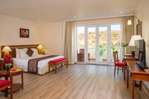 Deluxe Suite with Sea View