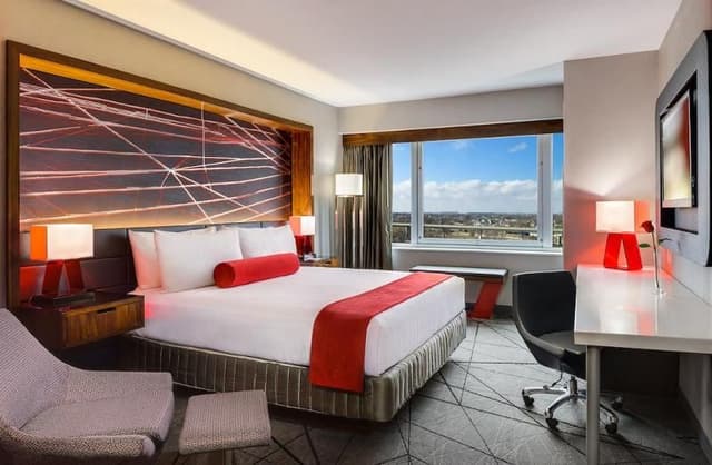 DOUBLE KING SIZE BED