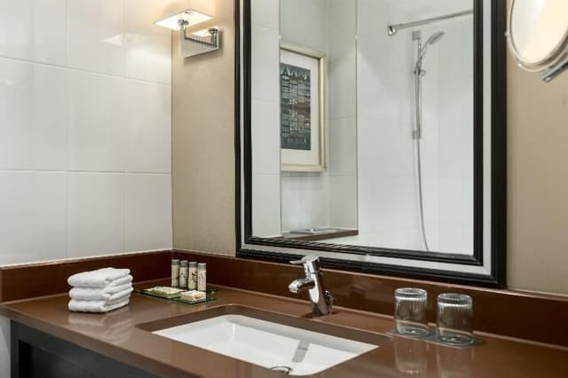 Double or Twin DELUXE GUEST ROOM