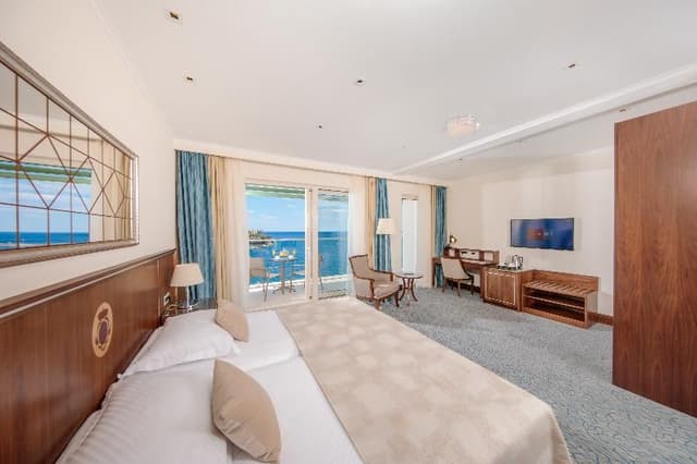 DOUBLE SEA VIEW WITH BALCONY