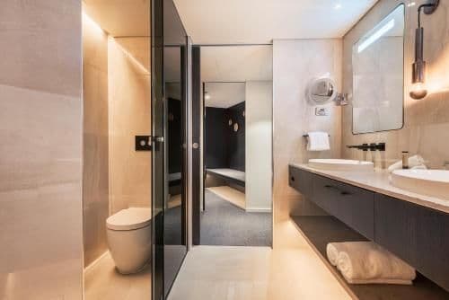King Suite with Harbour View