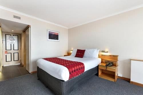 Premium Queen Suite