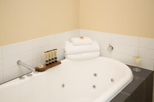 One-Bedroom Spa Suite