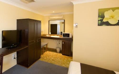 Budget Queen Room