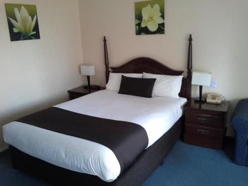 Budget Queen Room