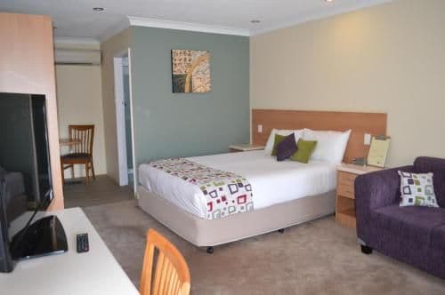 Standard Queen Room