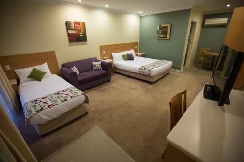 Standard Triple Room with Queen and Single