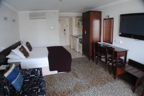 Standard Queen Room