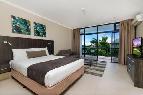 Deluxe King or Twin Room with Balcony