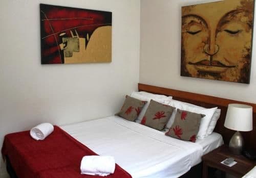 Colonial Queen Suite