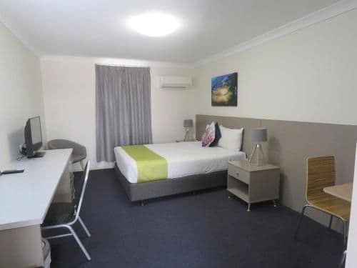 Standard Queen Room