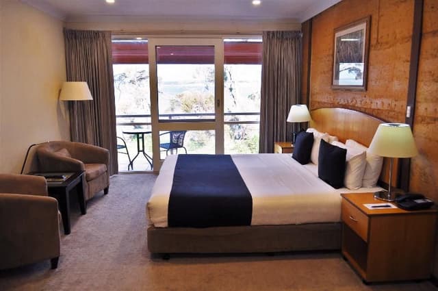STUDIO DELUXE BAY VIEW