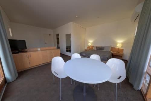 Heysen Deluxe Double or Twin Room