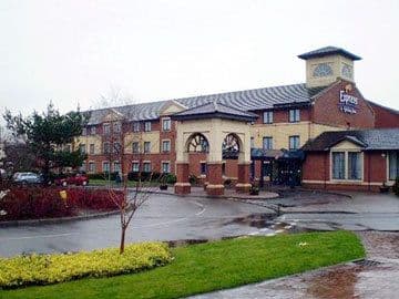 EXPRESS HOLIDAY INN M74 JCT 5