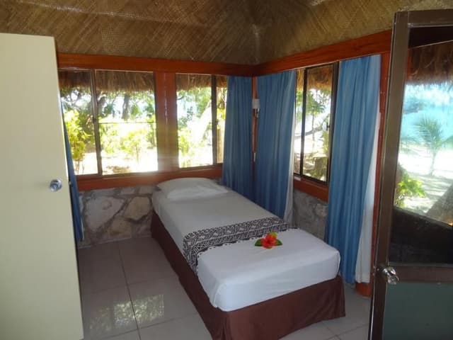 BUNGALOW BEACH FRONT