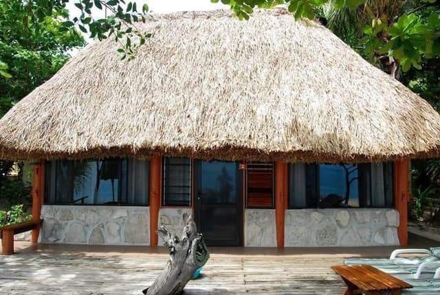 BUNGALOW BEACH FRONT