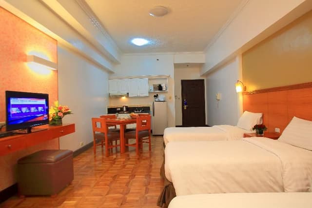 STUDIO THREE BEDS