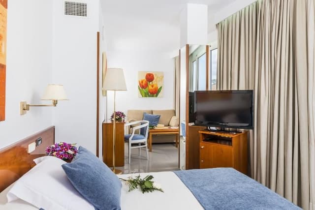 JUNIOR SUITE STANDARD