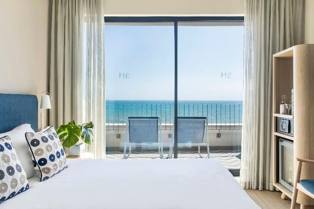 DOUBLE SEA VIEW