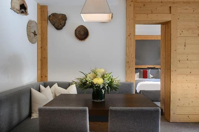 SUITE EXECUTIVE