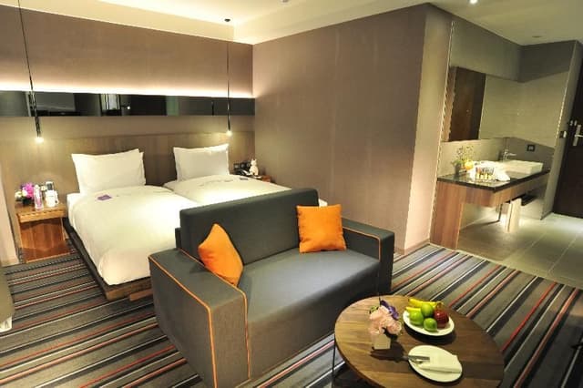 TWIN GRAND