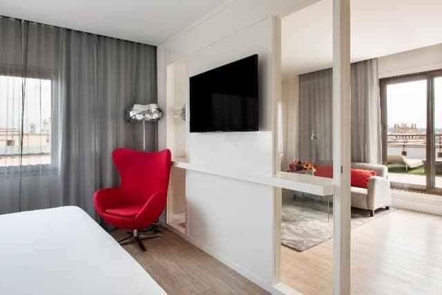 SUITE WITH TERRACE