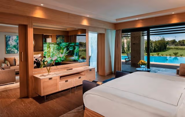 SUITE POOL VIEW